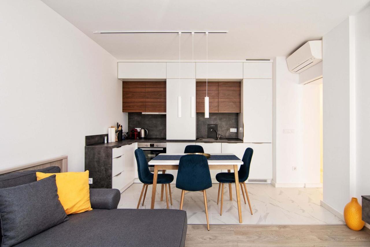 Luxury City Center Two Bedroom Apartment Close To Beach Varna Eksteriør bilde